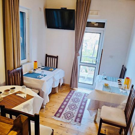 Guesthouse Riverside Берат Екстер'єр фото