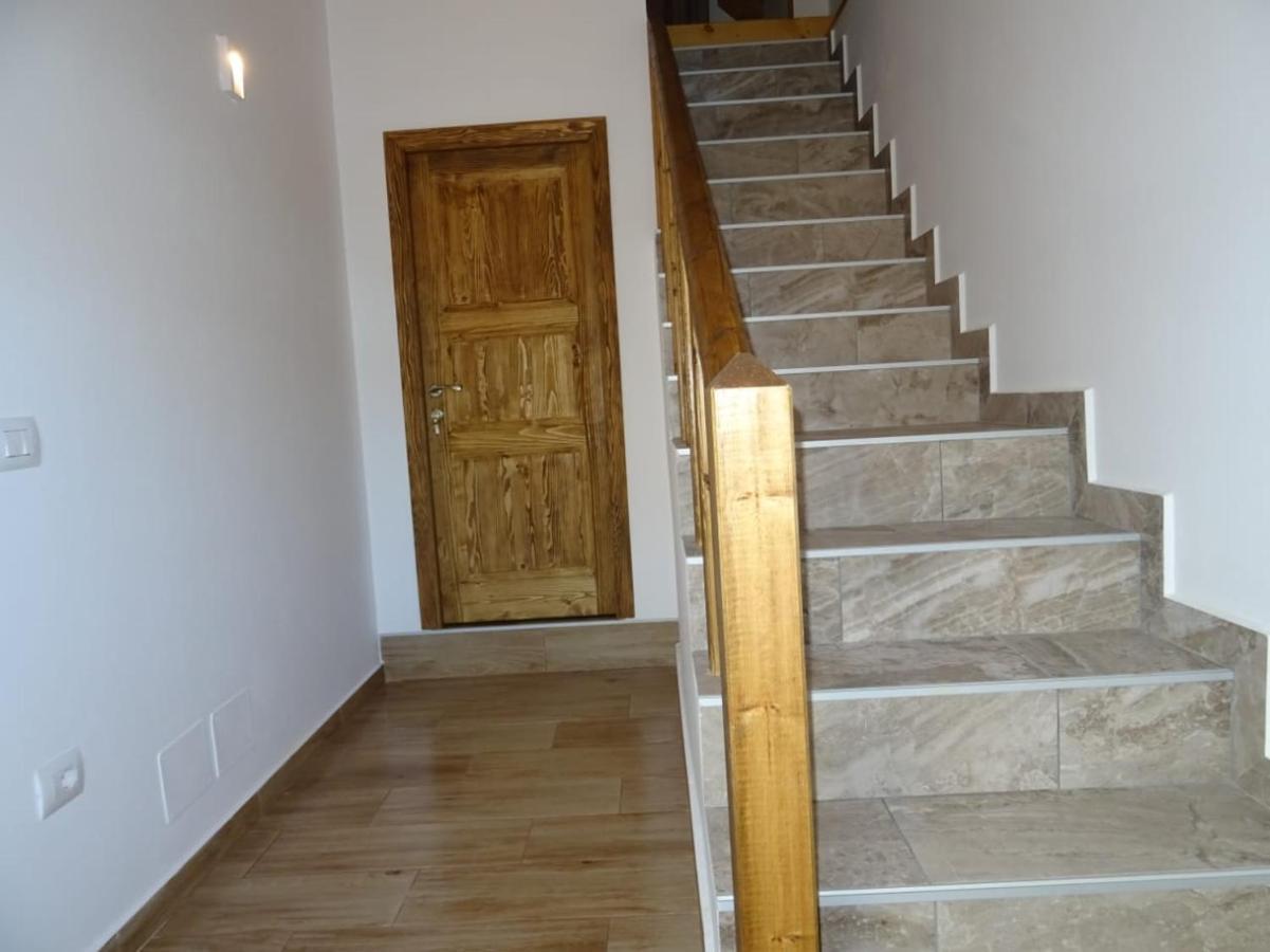 Guesthouse Riverside Берат Екстер'єр фото