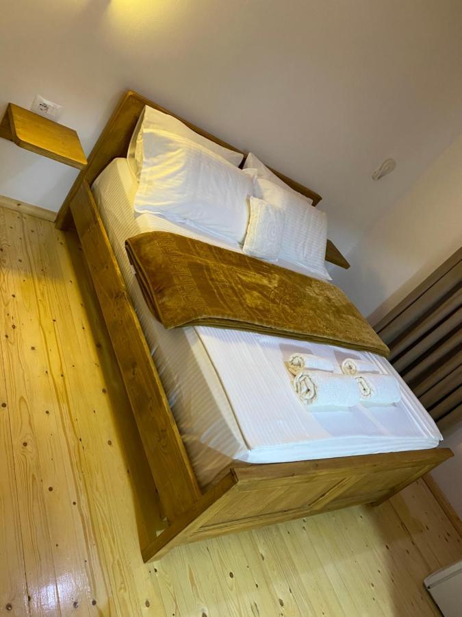 Guesthouse Riverside Берат Екстер'єр фото
