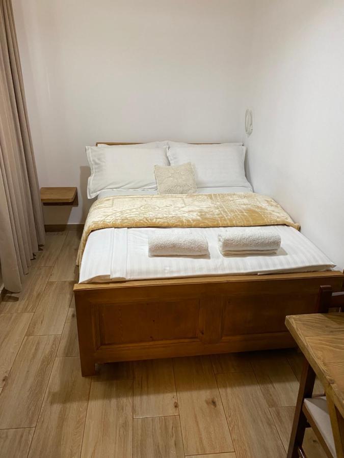 Guesthouse Riverside Берат Екстер'єр фото
