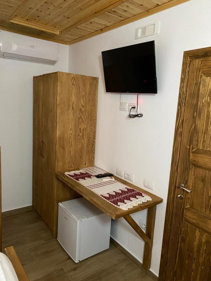 Guesthouse Riverside Берат Екстер'єр фото