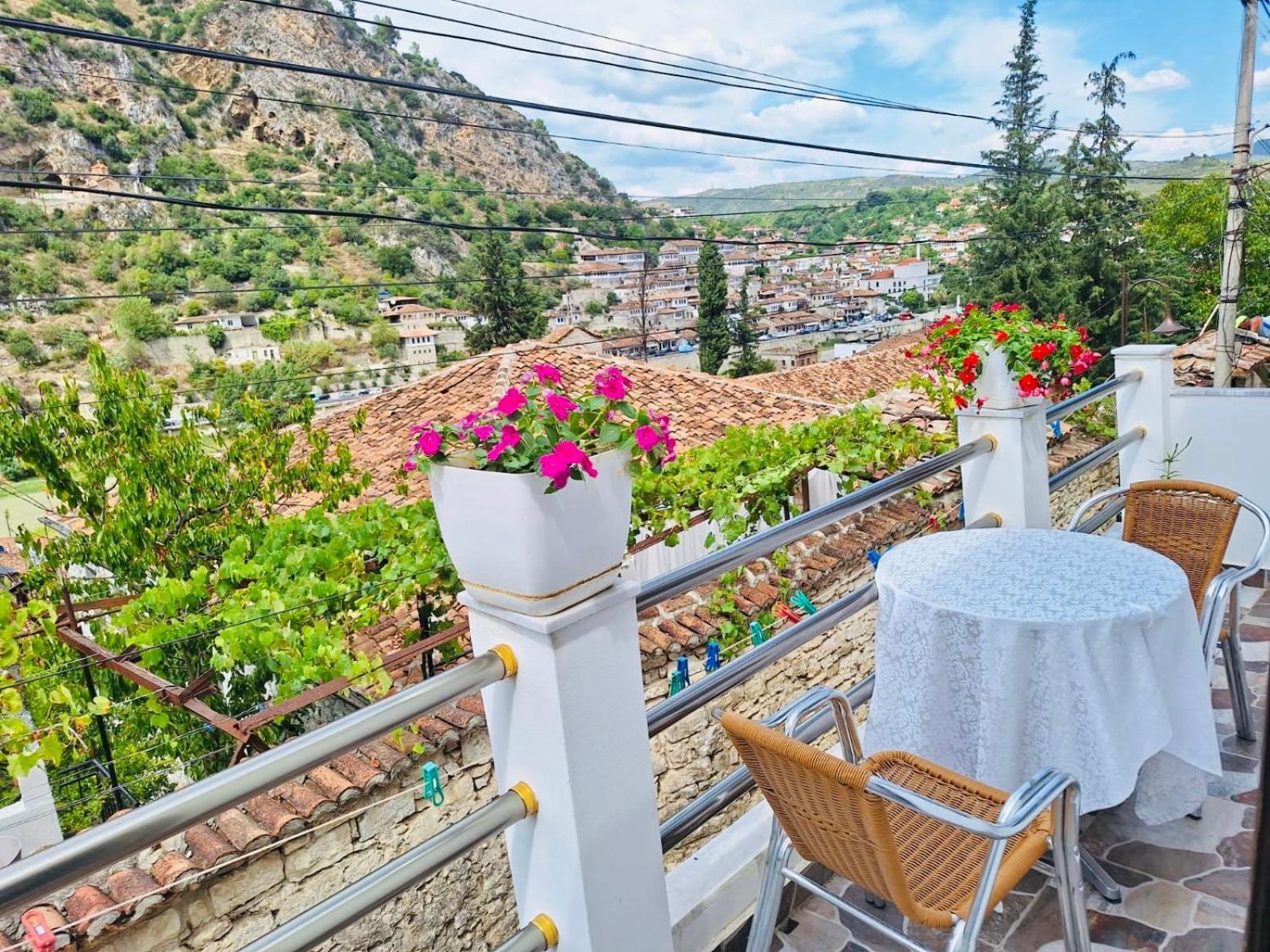 Guesthouse Riverside Берат Екстер'єр фото